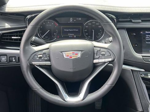 Used 2023 Cadillac XT6 Luxury image 14
