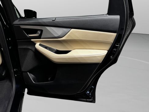 Certified 2023 Acura MDX FWD w/ Technology Package image 33