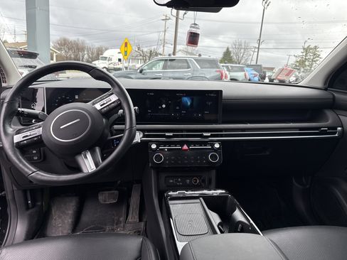 Used 2025 Hyundai Tucson Limited image 14