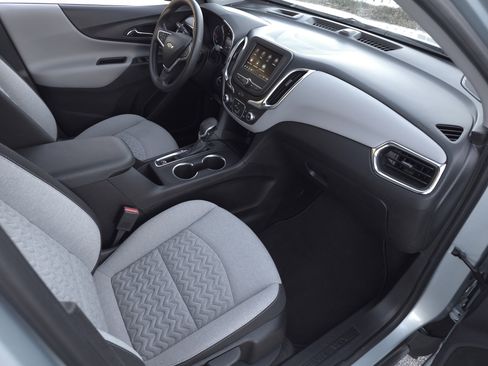 Used 2022 Chevrolet Equinox LT image 35