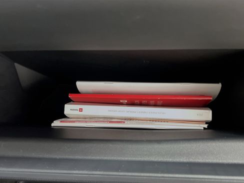 Used 2024 Toyota Highlander LE image 35