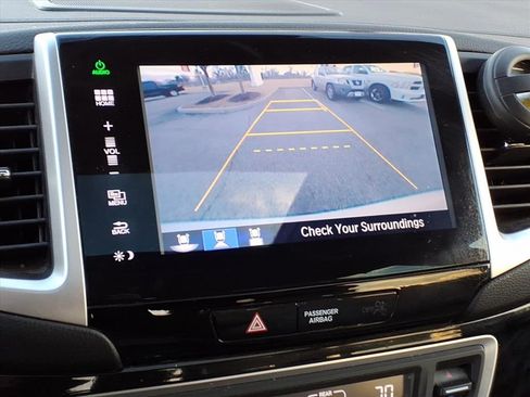 Used 2016 Honda Pilot Touring image 23