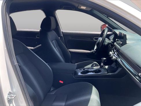 Used 2025 Honda Civic Sport image 9