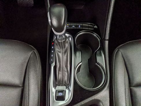 Used 2024 Buick Encore GX Sport Touring image 9