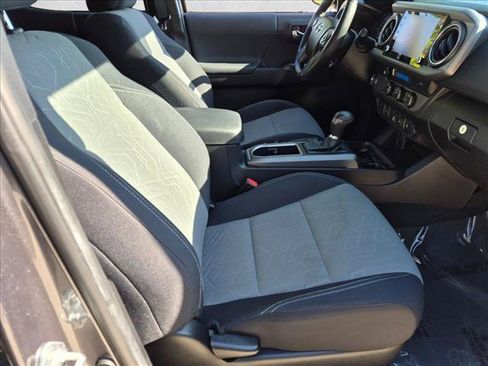 Used 2022 Toyota Tacoma TRD Sport RWD image 18