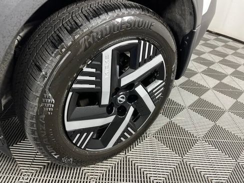Used 2025 Nissan Kicks SV FWD image 14