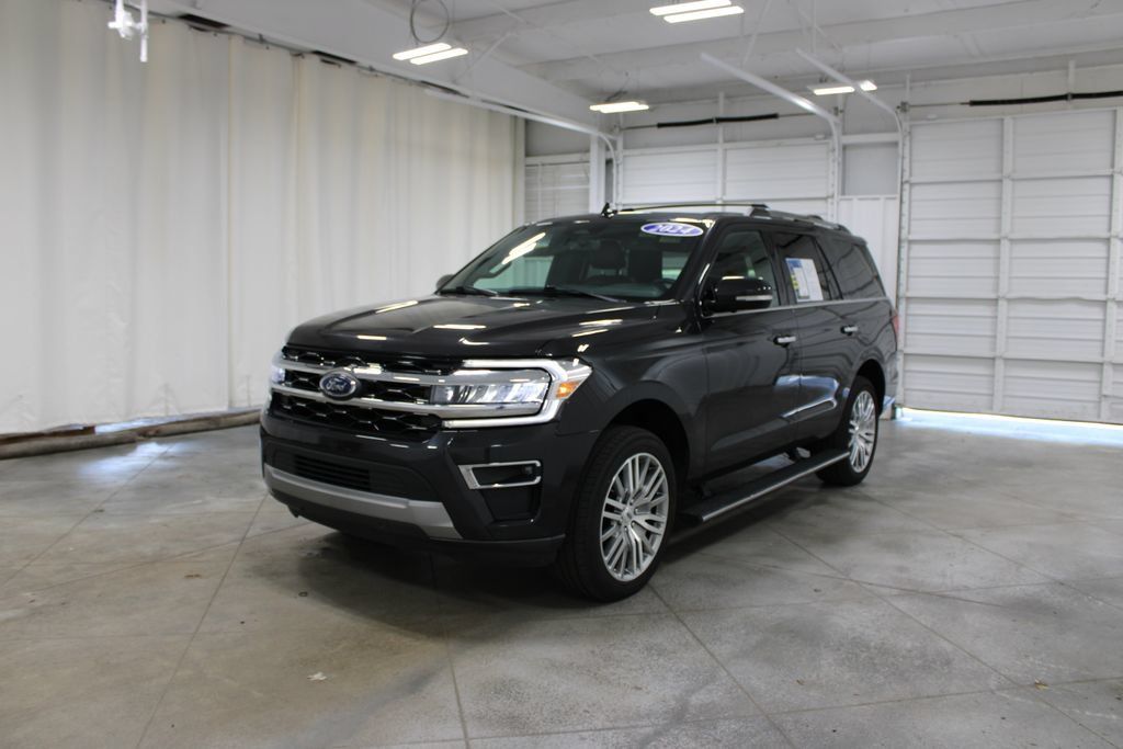 Used 2024 Ford Expedition Limited AWD/4WD image 4