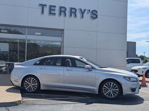 Used 2017 Lincoln MKZ Select w/ Select Plus Package AWD/4WD image 2