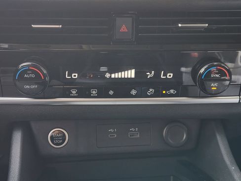 Used 2022 Nissan Rogue SV FWD image 18