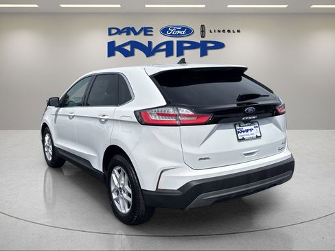 Used 2024 Ford Edge SEL w/ Convenience Package image 3