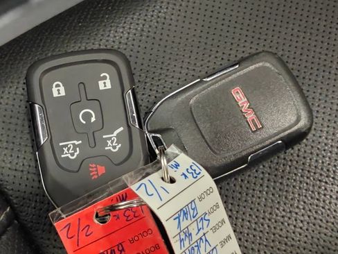 Used 2020 GMC Yukon SLT w/ Premium Edition AWD/4WD image 18