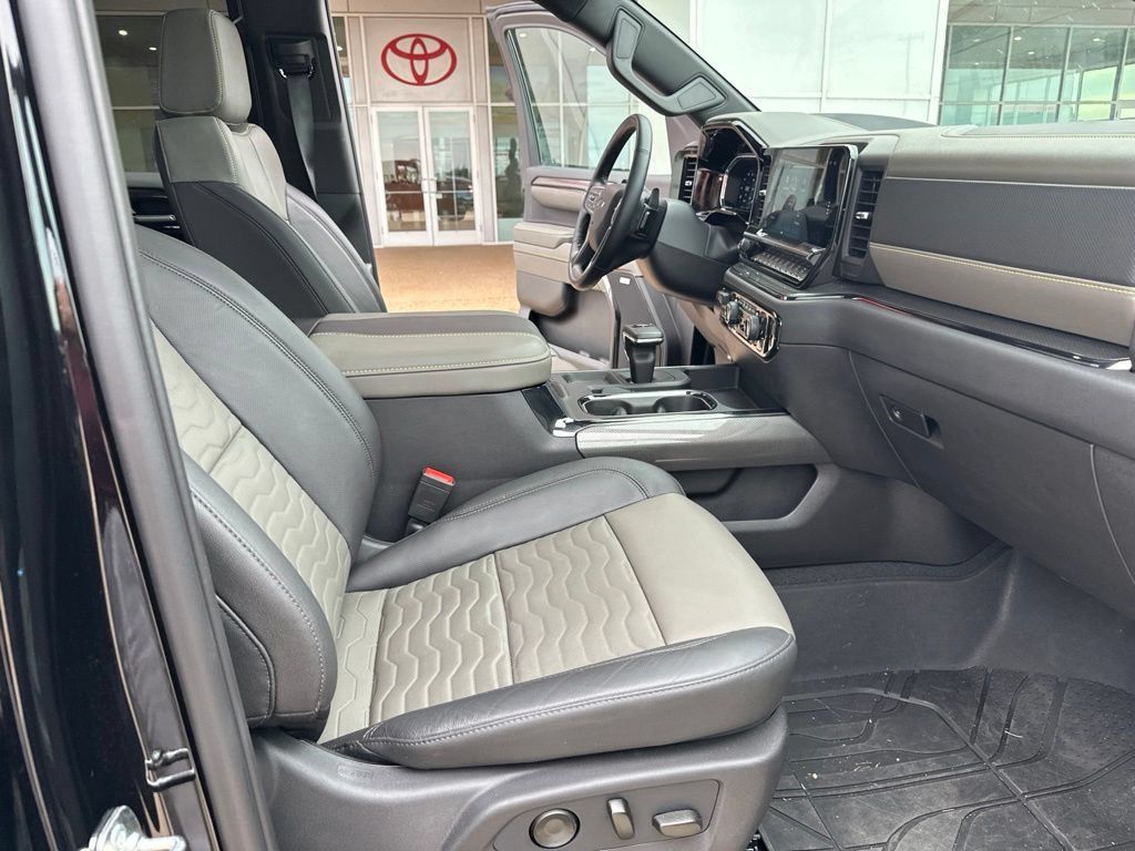Used 2026 Chevrolet Silverado 1500 ZR2 AWD/4WD image 18