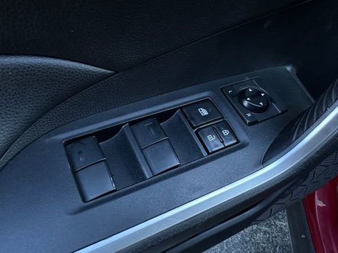 Used 2020 Toyota RAV4 LE image 13