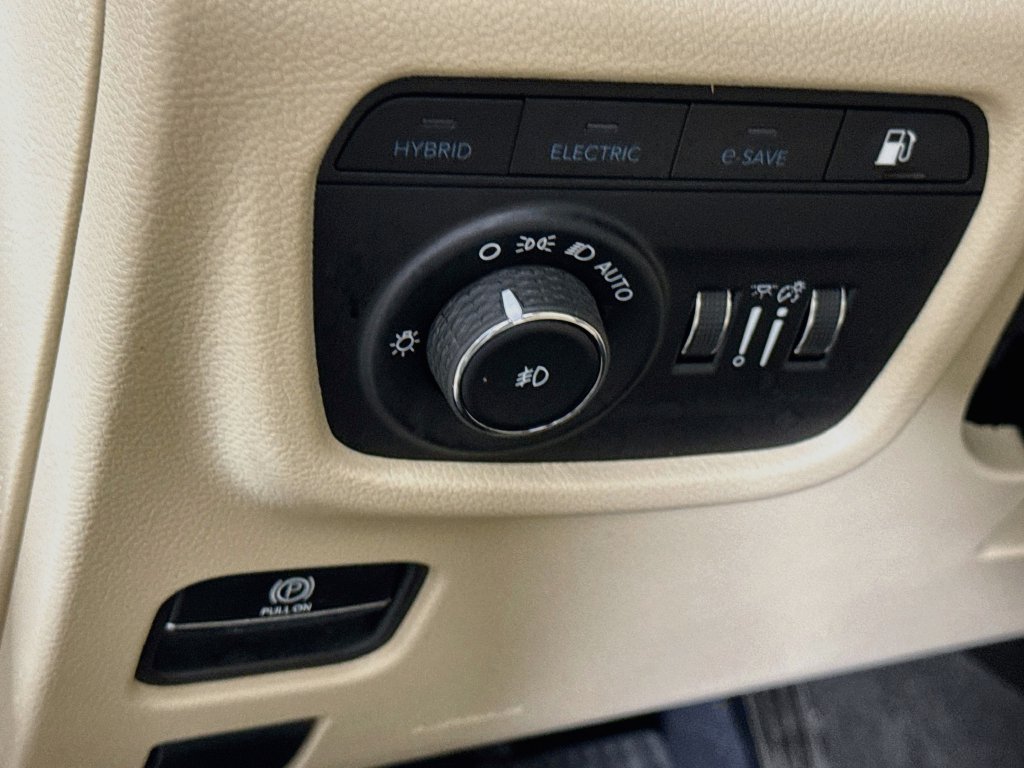 Used 2023 Jeep Grand Cherokee 4WD 4xe image 19