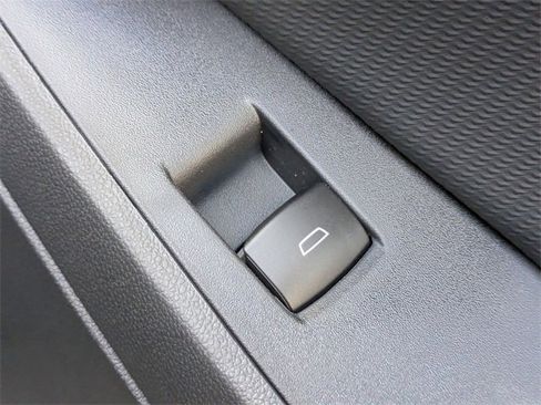 New 2026 Chevrolet Equinox LT image 30