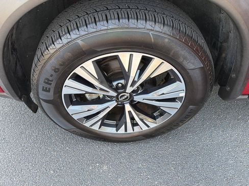 Used 2023 Nissan Rogue SV AWD/4WD image 35