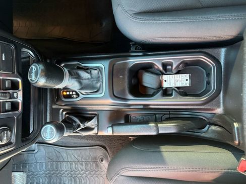 Used 2019 Jeep Wrangler Unlimited Sport S image 24