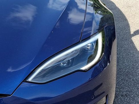 Used 2022 Tesla Model S AWD/4WD image 11