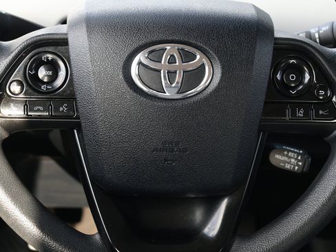 Used 2022 Toyota Prius L Eco image 16