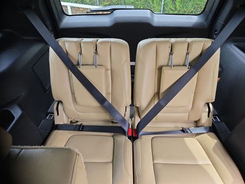 Used 2017 Ford Explorer Limited w/ Equipment Group 301A FWD image 21
