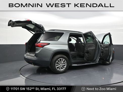 Used 2022 Chevrolet Traverse LT image 27