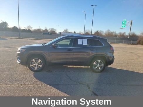 Used 2019 Jeep Cherokee Limited w/ Luxury Group image 3