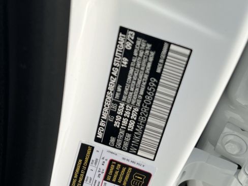 Used 2024 Mercedes-Benz GLC 300 4MATIC image 29