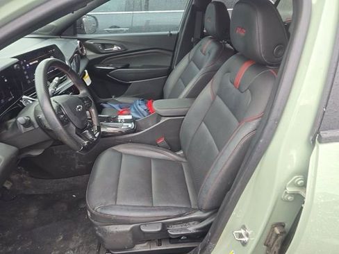 Used 2024 Chevrolet Trax RS w/ Driver Confidence Package FWD image 5
