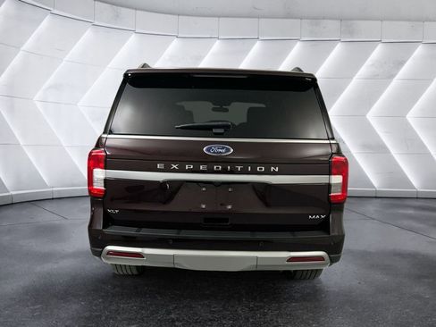 Used 2023 Ford Expedition Max XLT image 5
