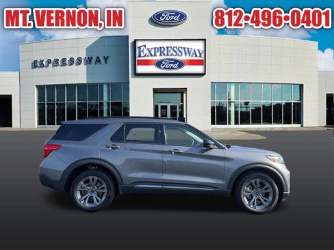 Used 2024 Ford Explorer XLT w/ Equipment Group 202A AWD/4WD image 5
