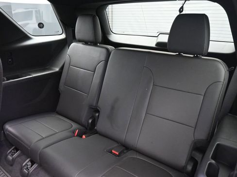 Used 2023 Chevrolet Traverse Premier w/ Redline Edition image 15