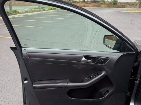 Used 2014 Volkswagen Jetta S FWD image 17
