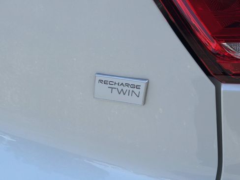 Certified 2023 Volvo XC40 Recharge Ultimate AWD/4WD image 28