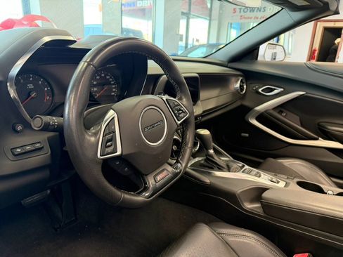 Used 2018 Chevrolet Camaro SS RWD image 17