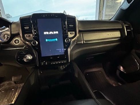 Used 2020 RAM 1500 Limited image 9