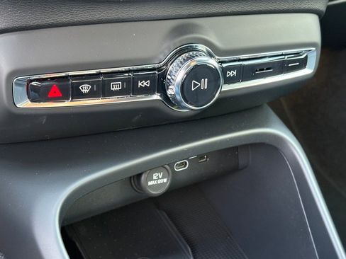 New 2026 Volvo XC40 B5 Core AWD/4WD image 14