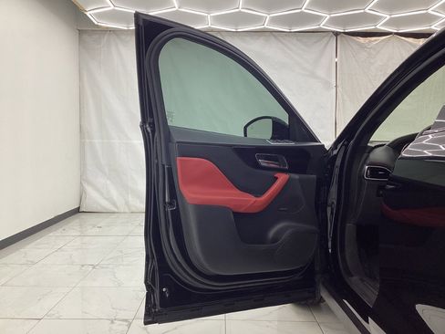 Used 2018 Jaguar F-PACE S image 17