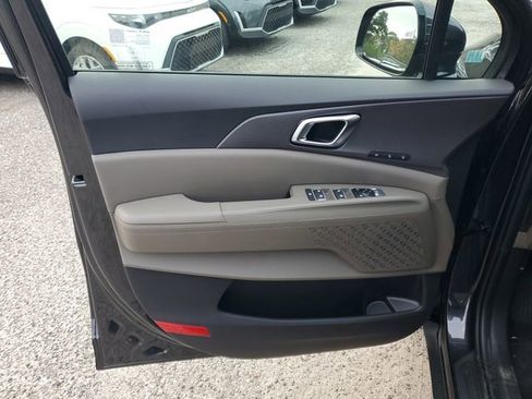 New 2026 Kia Carnival EX image 5