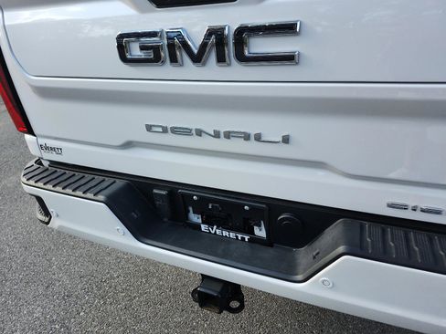 Certified 2024 GMC Sierra 2500 Denali Ultimate image 4