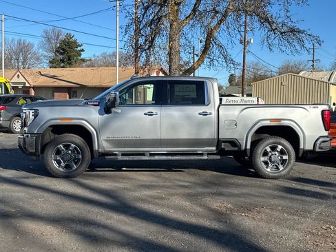 New 2026 GMC Sierra 2500 SLT w/ SLT Premium Package image 6