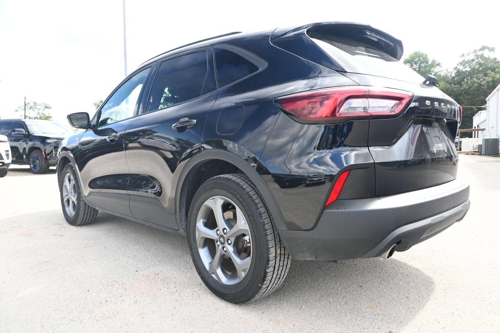 Used 2025 Ford Escape ST-Line Select AWD/4WD image 4