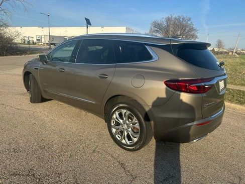 Used 2020 Buick Enclave Avenir w/ Avenir Technology Package image 2