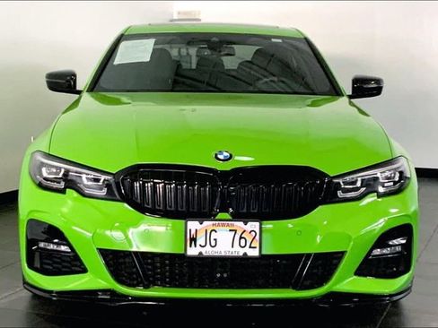 Used 2022 BMW 330i Sedan w/ M Sport Package RWD image 3