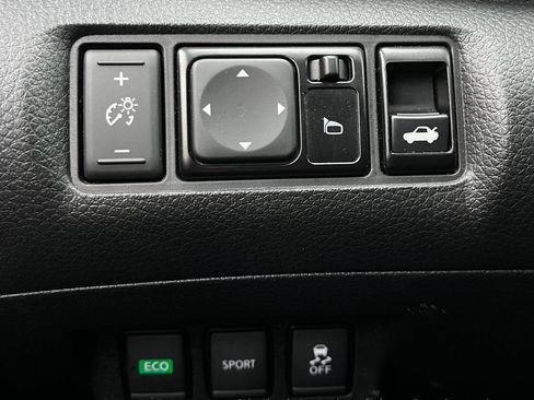 Used 2018 Nissan Sentra NISMO FWD image 27