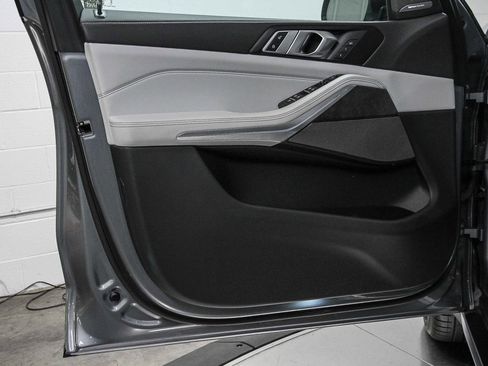 Used 2025 BMW X5 sDrive40i w/ Premium Package image 22