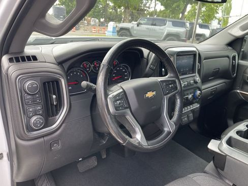 Used 2022 Chevrolet Silverado 2500 LT w/ Z71 Chrome Sport Edition AWD/4WD image 10