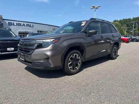 Certified 2025 Subaru Forester Premium w/ Convenience Package #1 AWD/4WD image 2