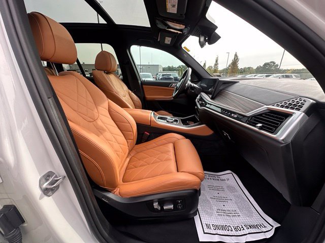 Used 2025 BMW X5 xDrive40i w/ M Sport Package AWD/4WD image 32