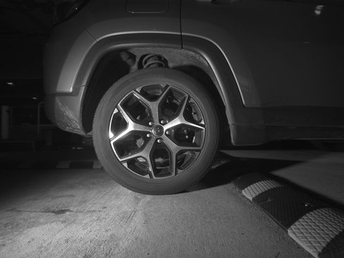 Used 2025 Jeep Compass Limited image 15