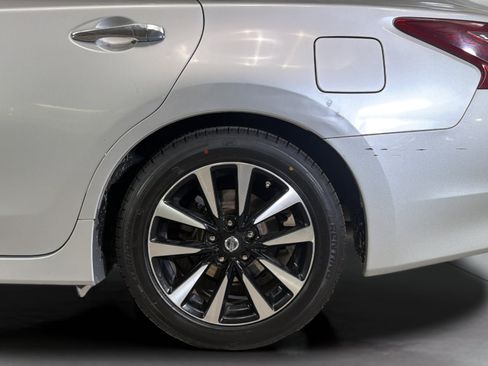 Used 2018 Nissan Altima 2.5 SL FWD image 37